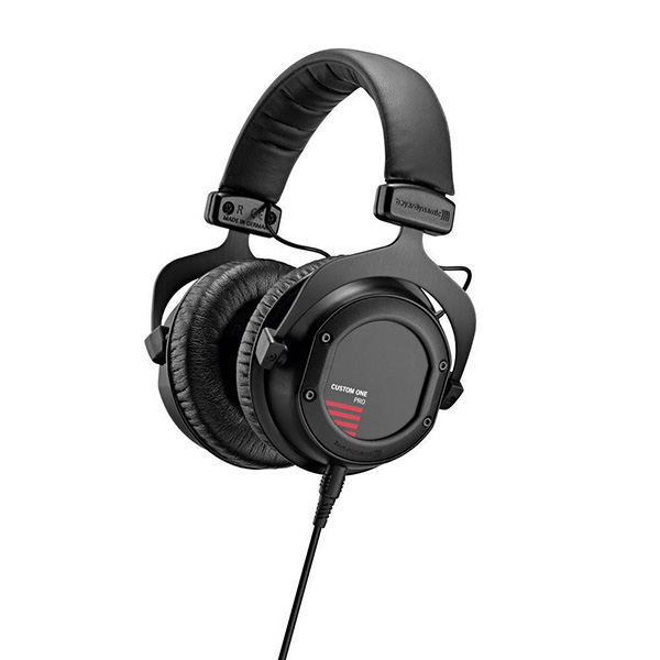 Beyerdynamic Custom One Pro Plus Black