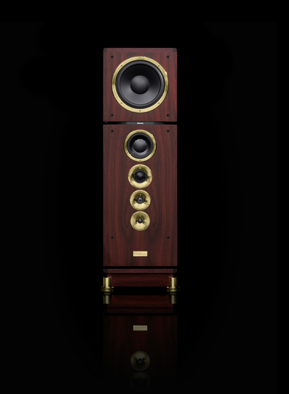 DYNAUDIO Consequence Ultimate Edition Rosewood with gold accents