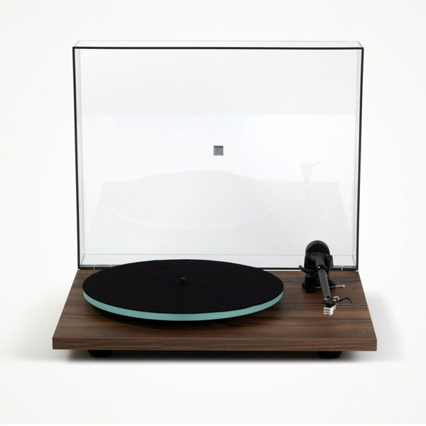 Rega Planar 2 (Nd3) Walnut Rega Planar 2 (Nd3) Walnut