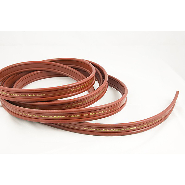 Van Den Hul The Magnum Hybrid Van Den Hul The Magnum Hybrid