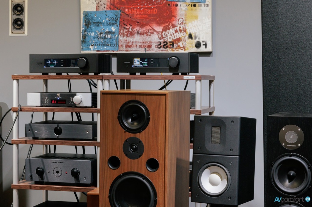 Интегральный усилитель Quad Platina Integrated и cетевой проигрыватель Quad Platina Stream в AVComfort