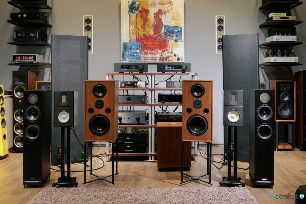 Интегральный усилитель Quad Platina Integrated и cетевой проигрыватель Quad Platina Stream в AVComfort