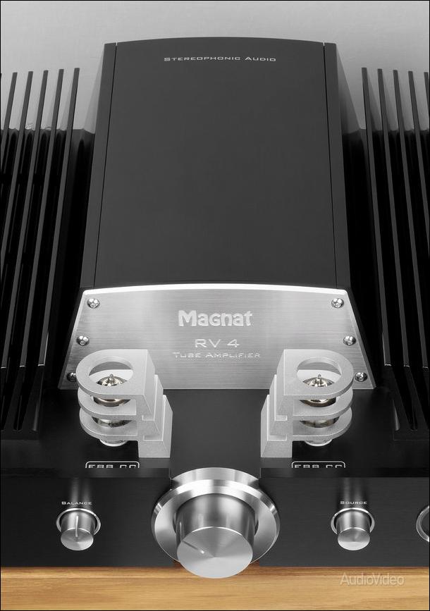 Magnat signature edelstein. Усилитель Magnat. Magnat Signature 707. Усилитель Magnat тумблер. Усилитель Magnat переключателя.