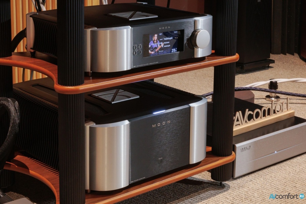 Усилитель мощности Moon by Simaudio 861 и сетевой проигрыватель Moon by Simaudio 891 в AVComfort