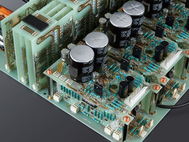 LUXMAN_C10X_LECUEX_LIFES_B.jpg