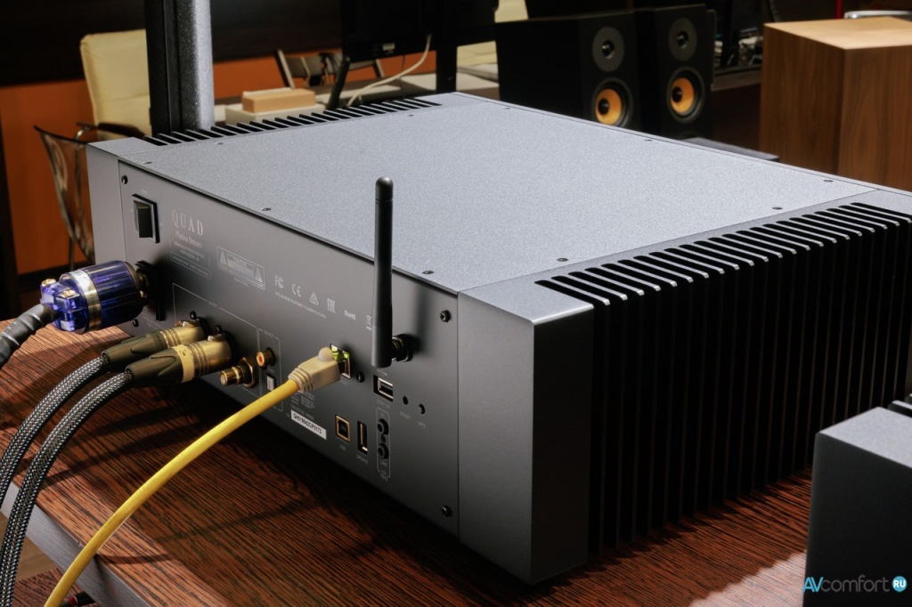 Интегральный усилитель Quad Platina Integrated и cетевой проигрыватель Quad Platina Stream в AVComfort