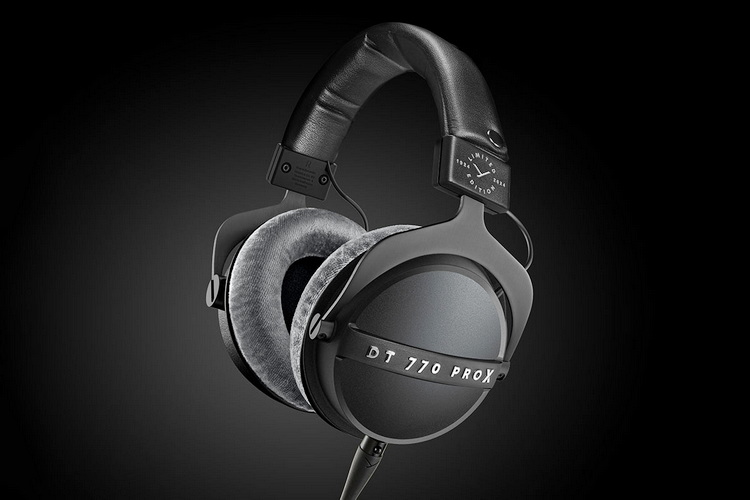 Beyerdynamic_DT_770_PRO_X_Limited_Edition_01.jpg