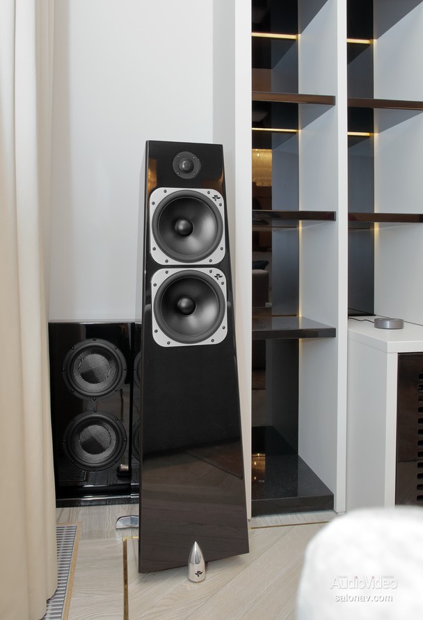 Naim_and_Totem_Acoustic_system_05.jpg