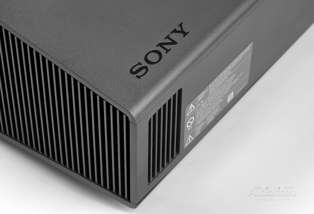 Sony_VPL-XW_08.jpg