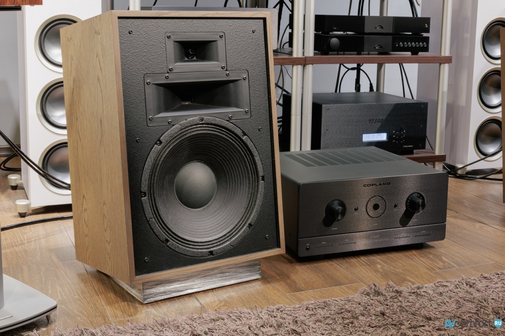Напольная акустика Klipsch Heresy IV и интегральный усилитель Copland CSA 150 в AVComfort.ru