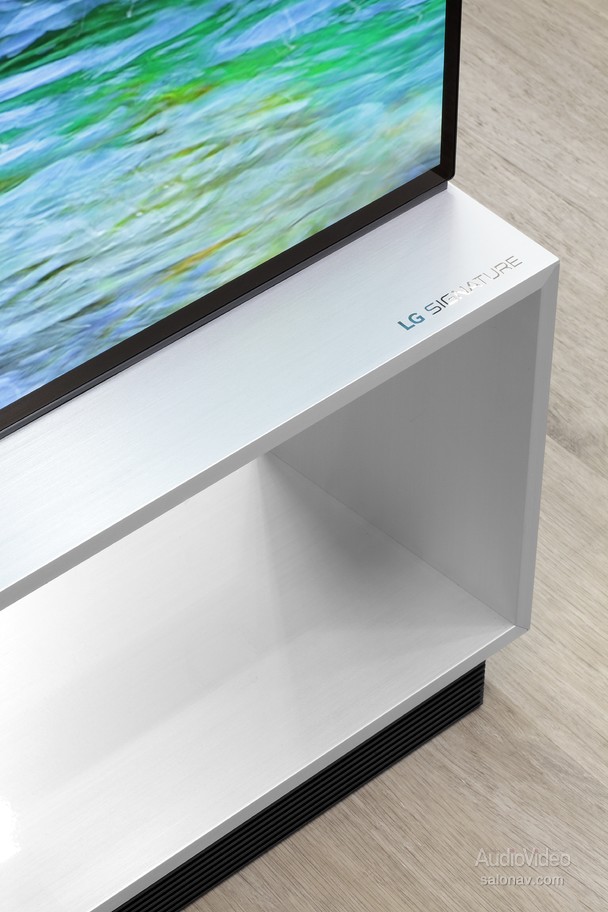 LG_SIGNATURE_OLED_88ZX9LA_19.jpg