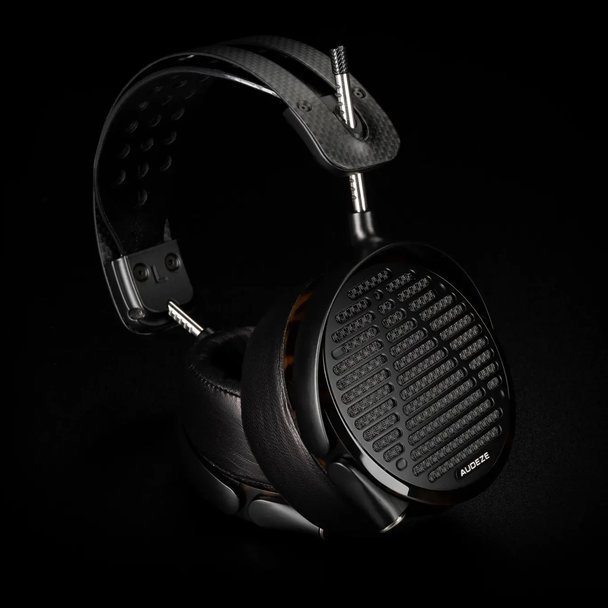 Audeze_2.jpg