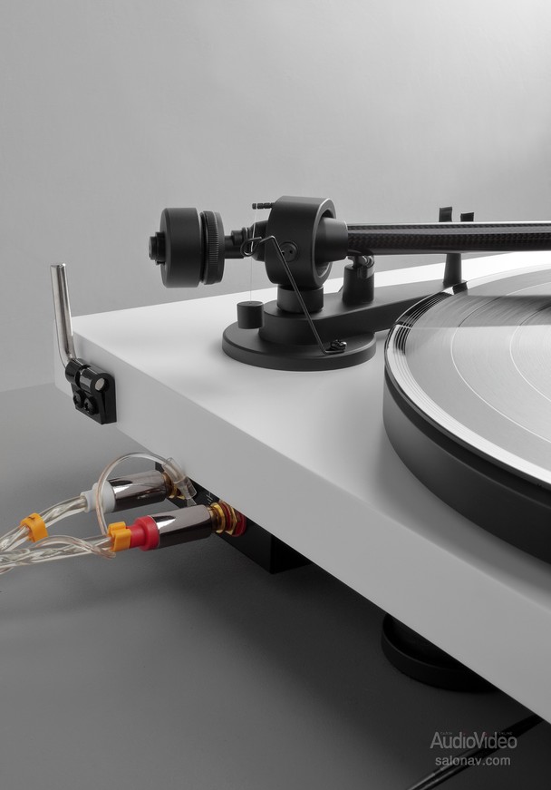 Pro-Ject_Debut_Carbon_EVO_09.jpg