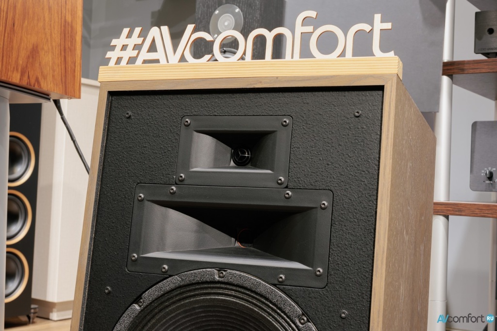 Напольная акустика Klipsch Heresy IV и интегральный усилитель Copland CSA 150 в AVComfort.ru