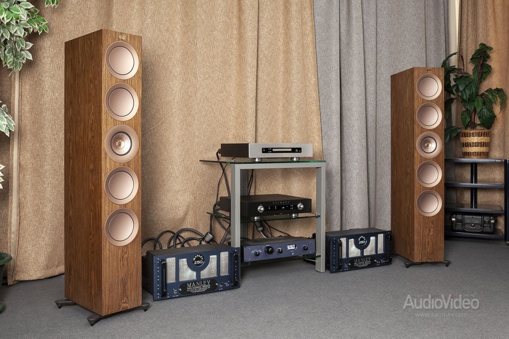 KEF_R11_Meta_8385.jpg