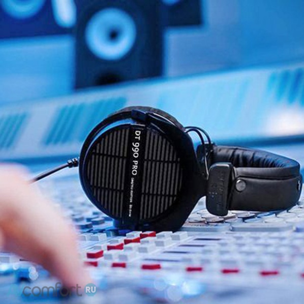 Beyerdynamic DT 990 PRO, 250 Ohm Black LE