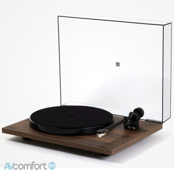 AVComfort, Rega Planar 1 Plus Walnut (Carbon)
