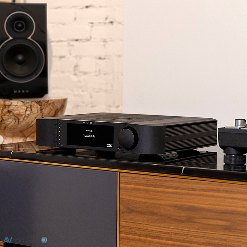 Moon by Simaudio Compass 341 Silver