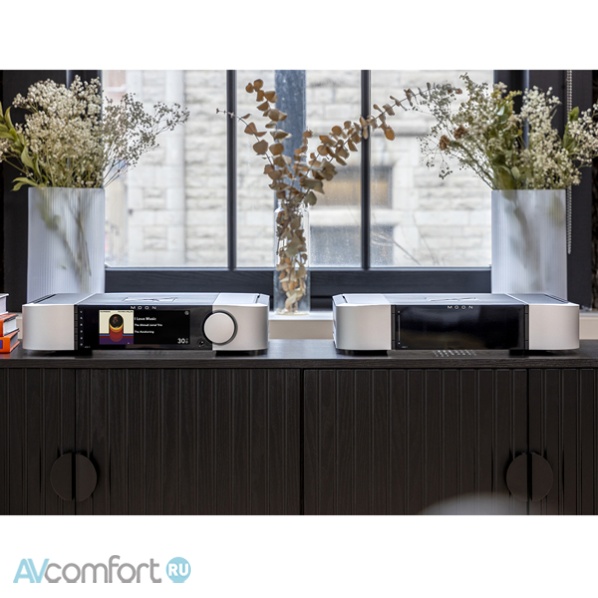 Moon by Simaudio Compass 461 Black