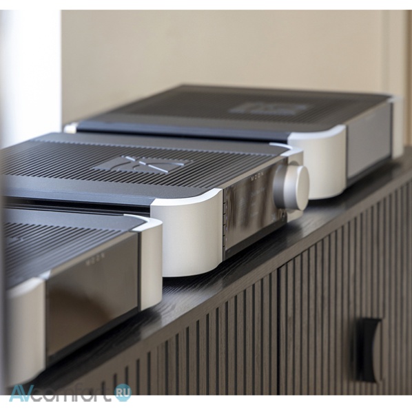 Moon by Simaudio Compass 461 Black