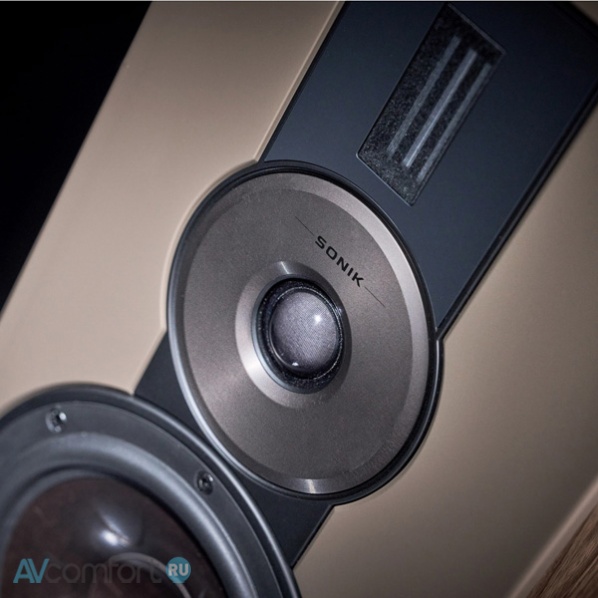 DALI Sonik 9 Walnut