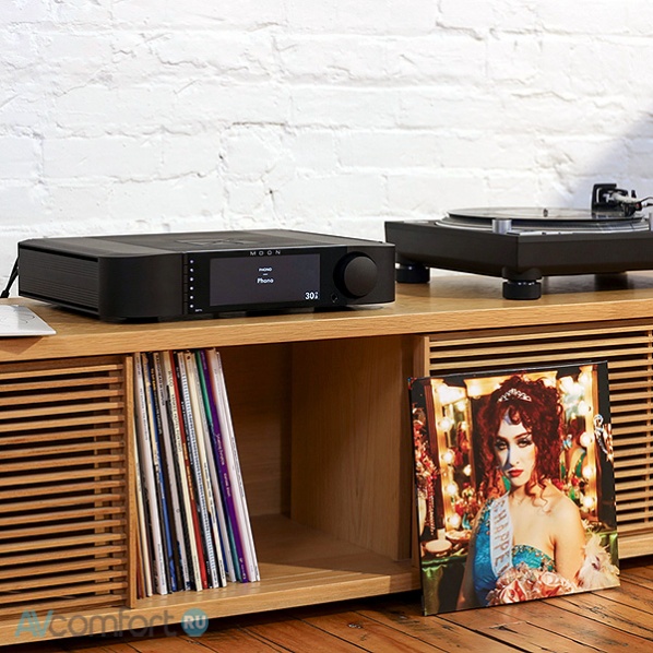 Moon by Simaudio Compass 371 Silver