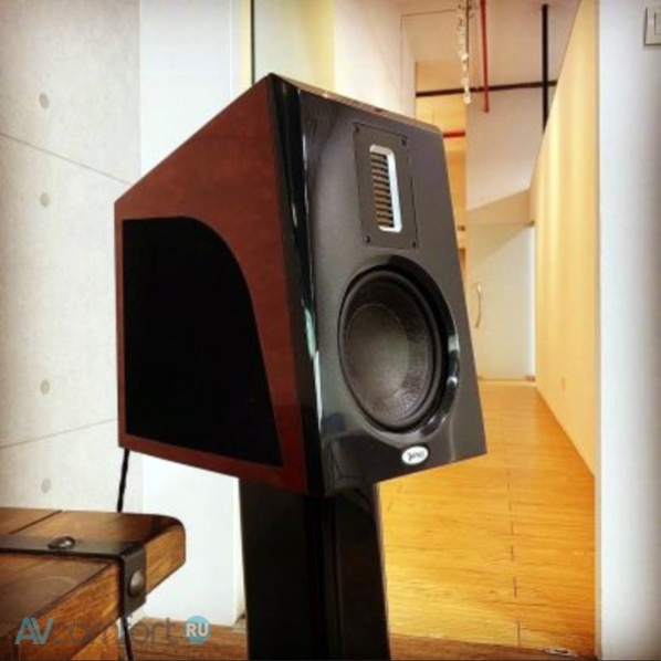 Legacy Audio Calibre XD Medium Oak