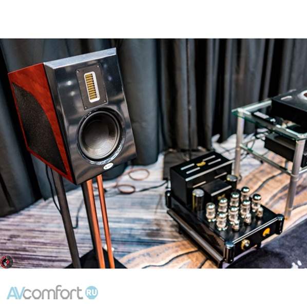 Legacy Audio Calibre Medium Oak