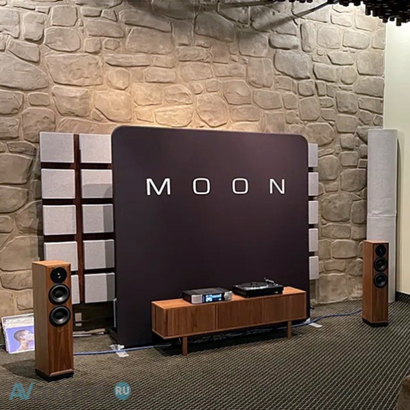 Moon by Simaudio Compass 371 Silver [demo]